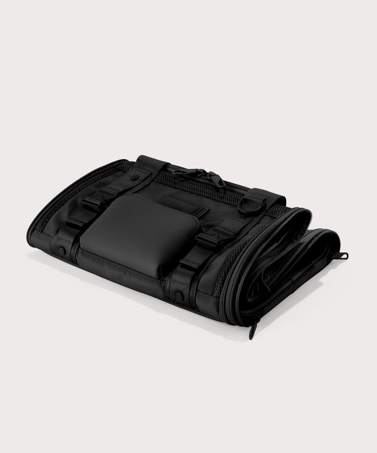 Kyoto Pet Carrier in Onyx. Small - Image 5